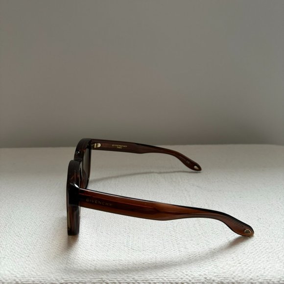 GIVENCHY - OVERSIZED Y2K SUNGLASSES - Picture 3 of 9